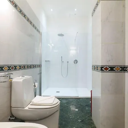 Large And Elegant In Missori Duomo Апартаменты *