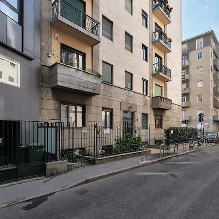 Large And Elegant In Missori Duomo Appartement *