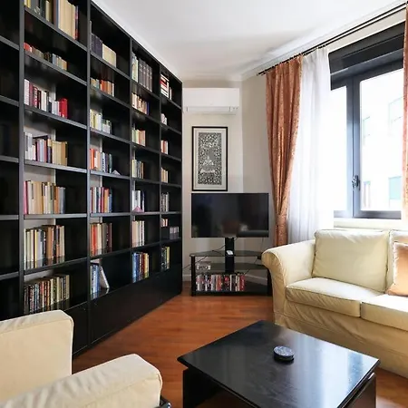 Large And Elegant In Missori Duomo Appartement *